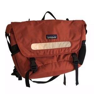 SOLD 💰 PATAGONIA 18” HALF MASS - Travel Messenger